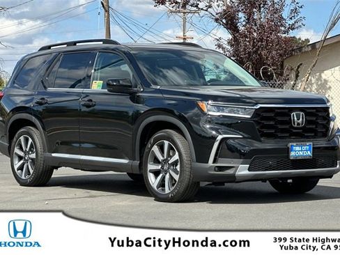 New 2025 Honda Pilot Touring image 1
