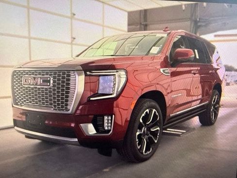 Used 2022 GMC Yukon Denali RWD image 2