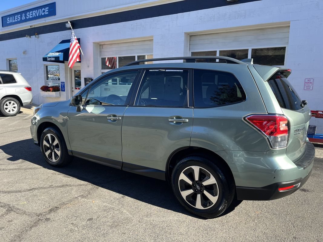 Used 2018 Subaru Forester 2.5i Premium w/ All-Weather Package AWD/4WD image 2