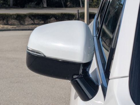 Certified 2025 Kia Sorento S w/ Panoramic Sunroof Package image 11