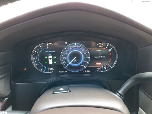 Used 2016 Cadillac Escalade Luxury image 12