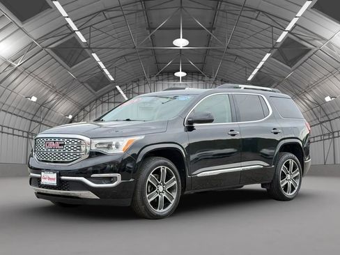 Used 2019 GMC Acadia Denali w/ Technology Package AWD/4WD image 3