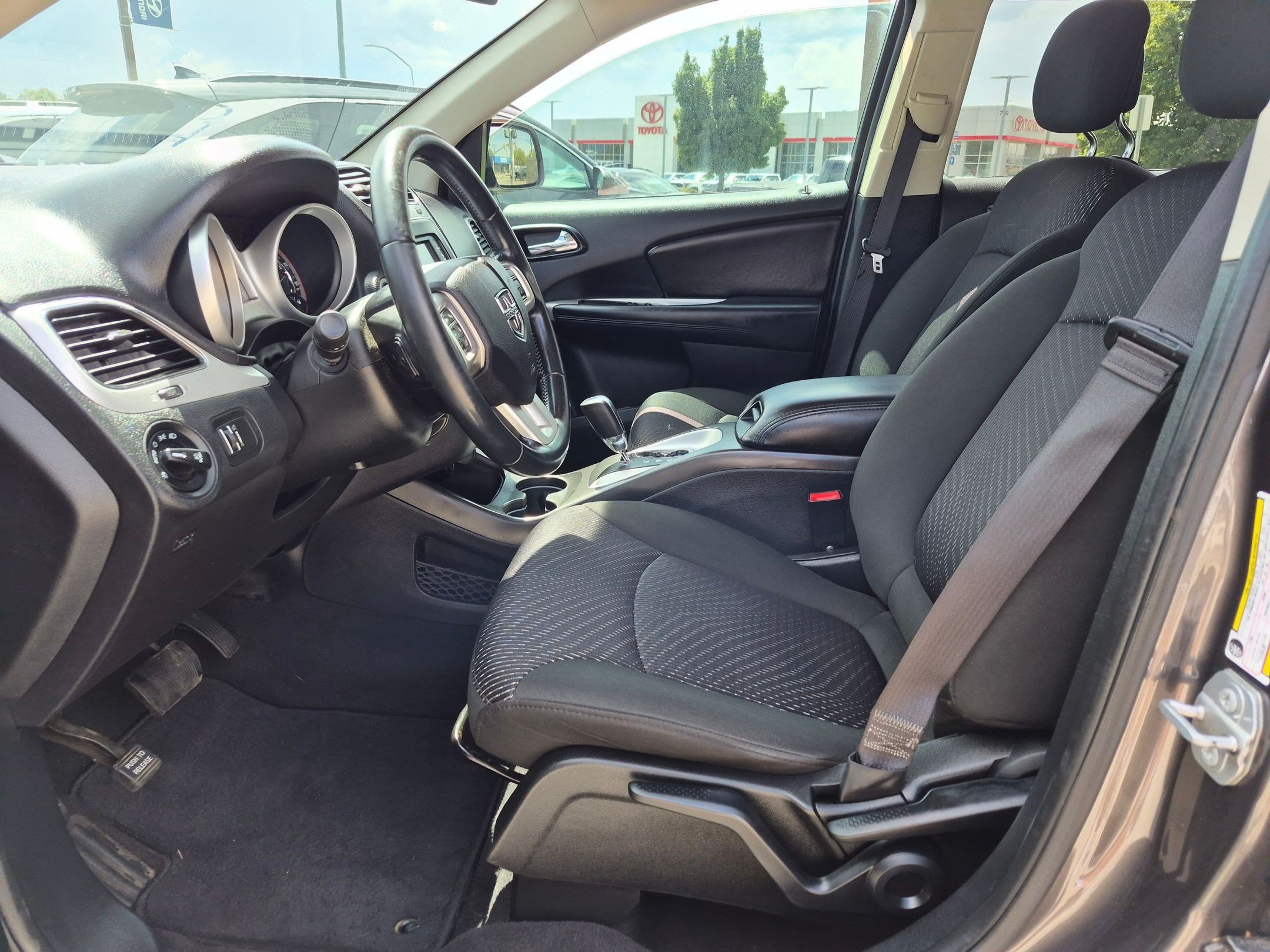 Used 2019 Dodge Journey SE w/ Connectivity Group FWD image 16