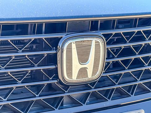Used 2023 Honda Accord EX image 11