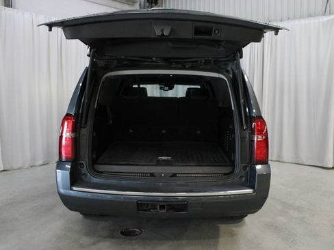 Used 2020 Chevrolet Suburban Premier AWD/4WD image 33