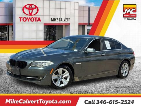 Used 2013 BMW 528i Sedan RWD image 1