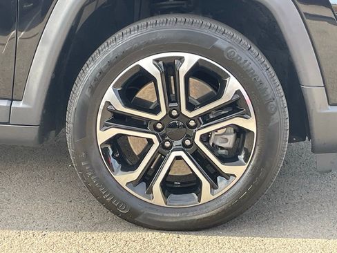 Used 2024 Jeep Compass Limited image 9