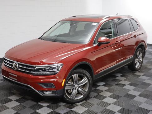 Used 2019 Volkswagen Tiguan SEL Premium image 2