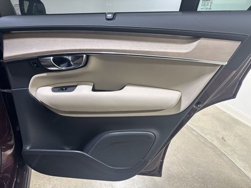 New 2026 Volvo XC90 T8 Ultra w/ Protection Package Premier AWD/4WD image 23