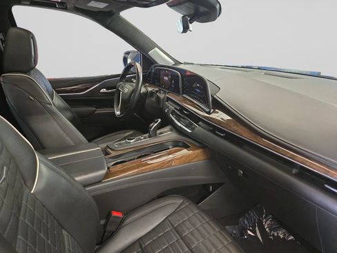 Used 2023 Cadillac Escalade Sport Platinum w/ LPO, ONYX Package AWD/4WD image 35