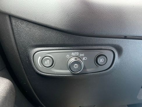 Used 2018 Chevrolet Equinox Premier image 44