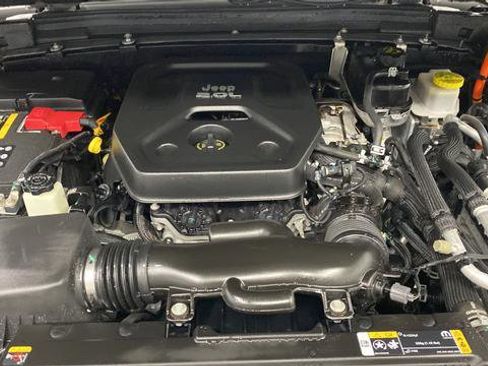 Used 2022 Jeep Wrangler Unlimited Sahara image 26