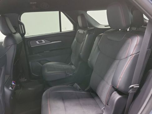Used 2025 Ford Explorer ST image 37