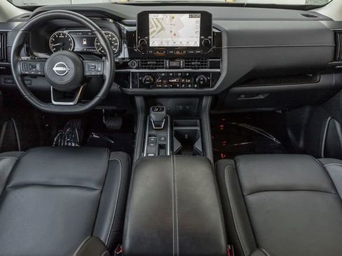 Used 2023 Nissan Pathfinder SL image 7