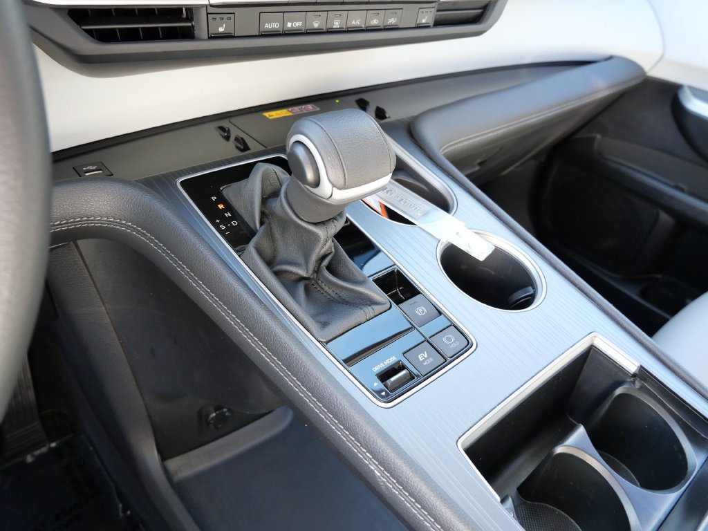 Certified 2026 Toyota Sienna XLE FWD image 22