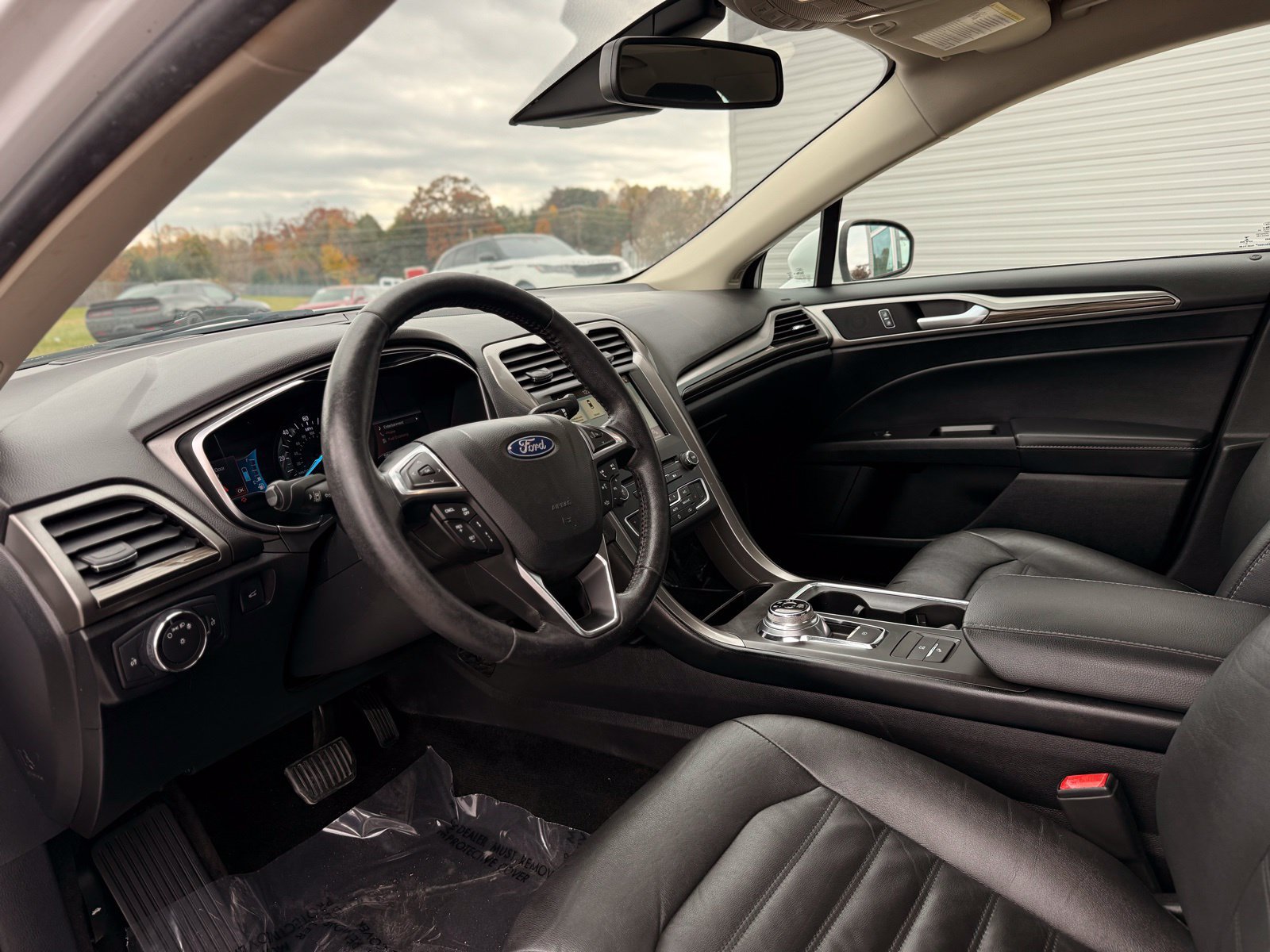 Used 2018 Ford Fusion SE w/ Equipment Group 602A FWD image 12