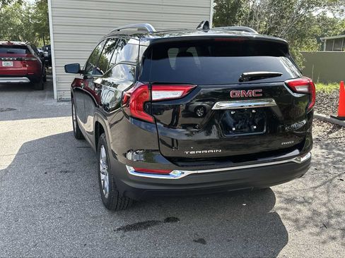 Certified 2024 GMC Terrain SLT AWD/4WD image 4