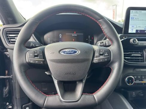 Used 2025 Ford Escape ST-Line Select AWD/4WD image 19