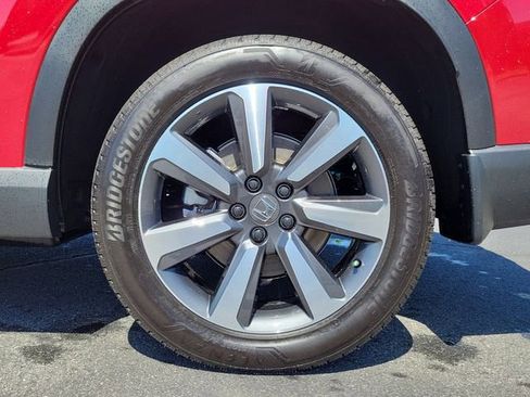 Certified 2025 Honda Pilot Touring image 7