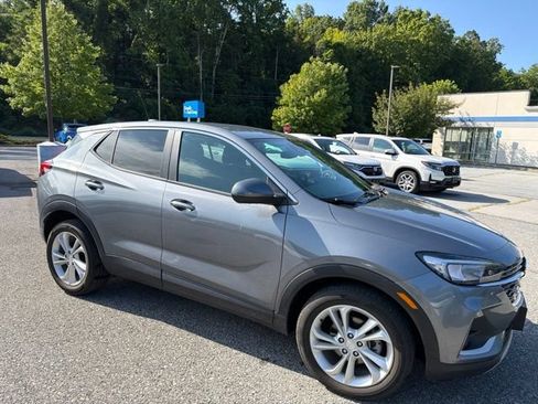 Used 2020 Buick Encore GX Preferred w/ Cold Weather Comfort Package AWD/4WD image 13