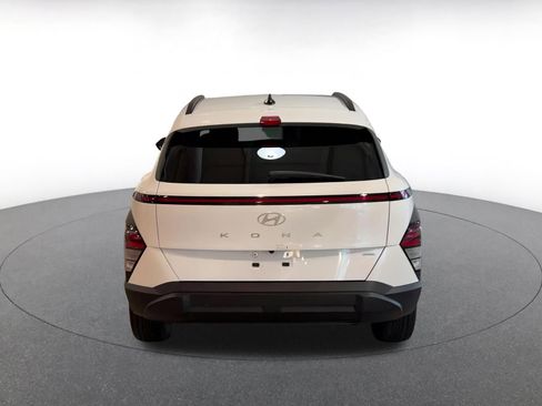 Used 2025 Hyundai Kona SEL image 12