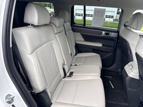 Used 2024 Hyundai Santa Fe SEL AWD/4WD image 12