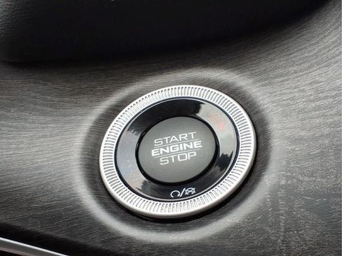 Used 2023 Jeep Grand Cherokee L Limited AWD/4WD image 22