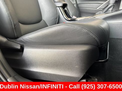 Used 2024 Toyota Corolla Cross XLE w/ Convenience Package AWD/4WD image 25