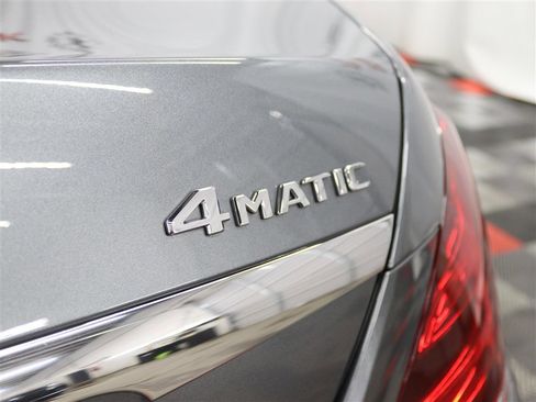 Used 2018 Mercedes-Benz S 560 4MATIC Sedan image 8
