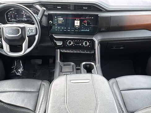 Used 2024 GMC Sierra 2500 Denali w/ Denali Reserve Package image 17