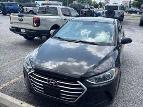 Used 2018 Hyundai Elantra SEL FWD image 2