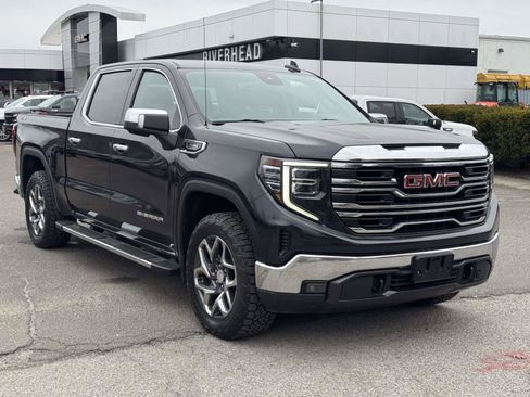 Used 2023 GMC Sierra 1500 SLT w/ SLT Premium Package image 2