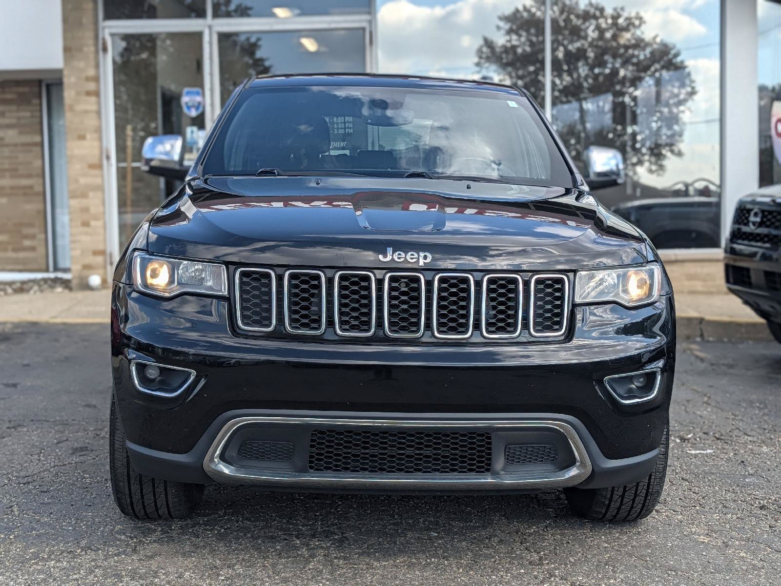 Used 2020 Jeep Grand Cherokee Limited AWD/4WD image 3