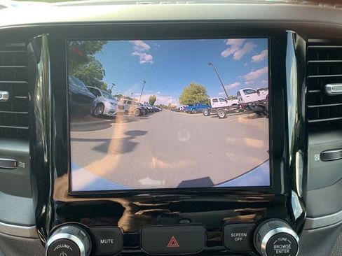 Used 2024 RAM 2500 Tradesman w/ Chrome Appearance Group image 28