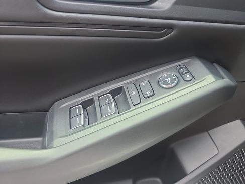 Used 2023 Honda Accord EX image 25
