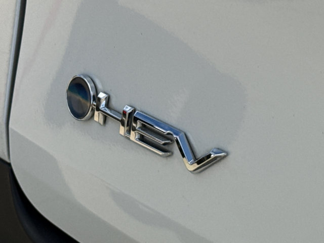 Used 2025 Toyota Sienna XLE FWD image 10