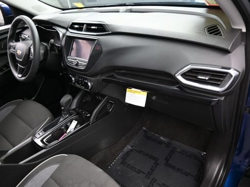 Used 2023 Chevrolet TrailBlazer LT FWD image 42