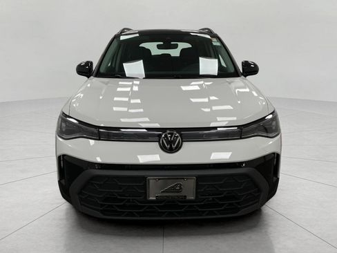 New 2026 Volkswagen Taos SE image 9