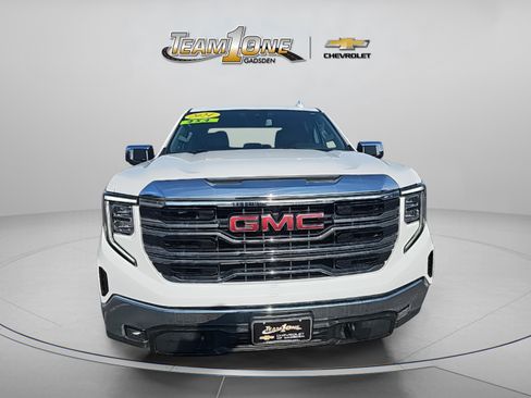 Used 2024 GMC Sierra 1500 SLT image 2