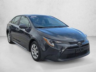 Certified 2025 Toyota Corolla LE video 3