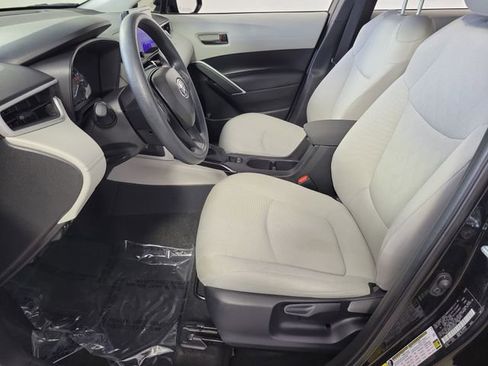 Used 2025 Toyota Corolla Cross L FWD image 19