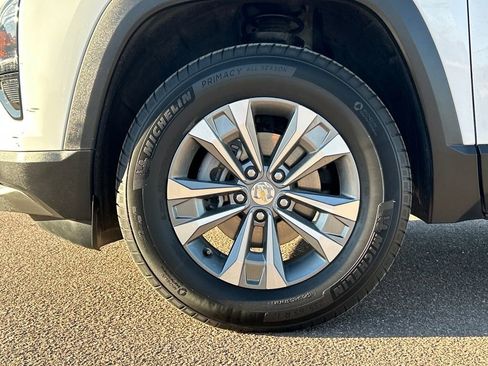 Used 2025 Chevrolet Equinox LT image 26