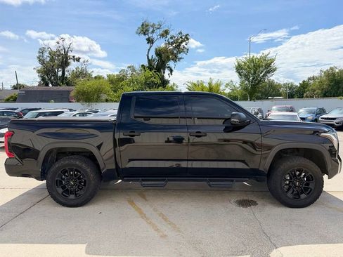 Used 2022 Toyota Tundra SR5 w/ SR5 Convenience Package AWD/4WD image 6