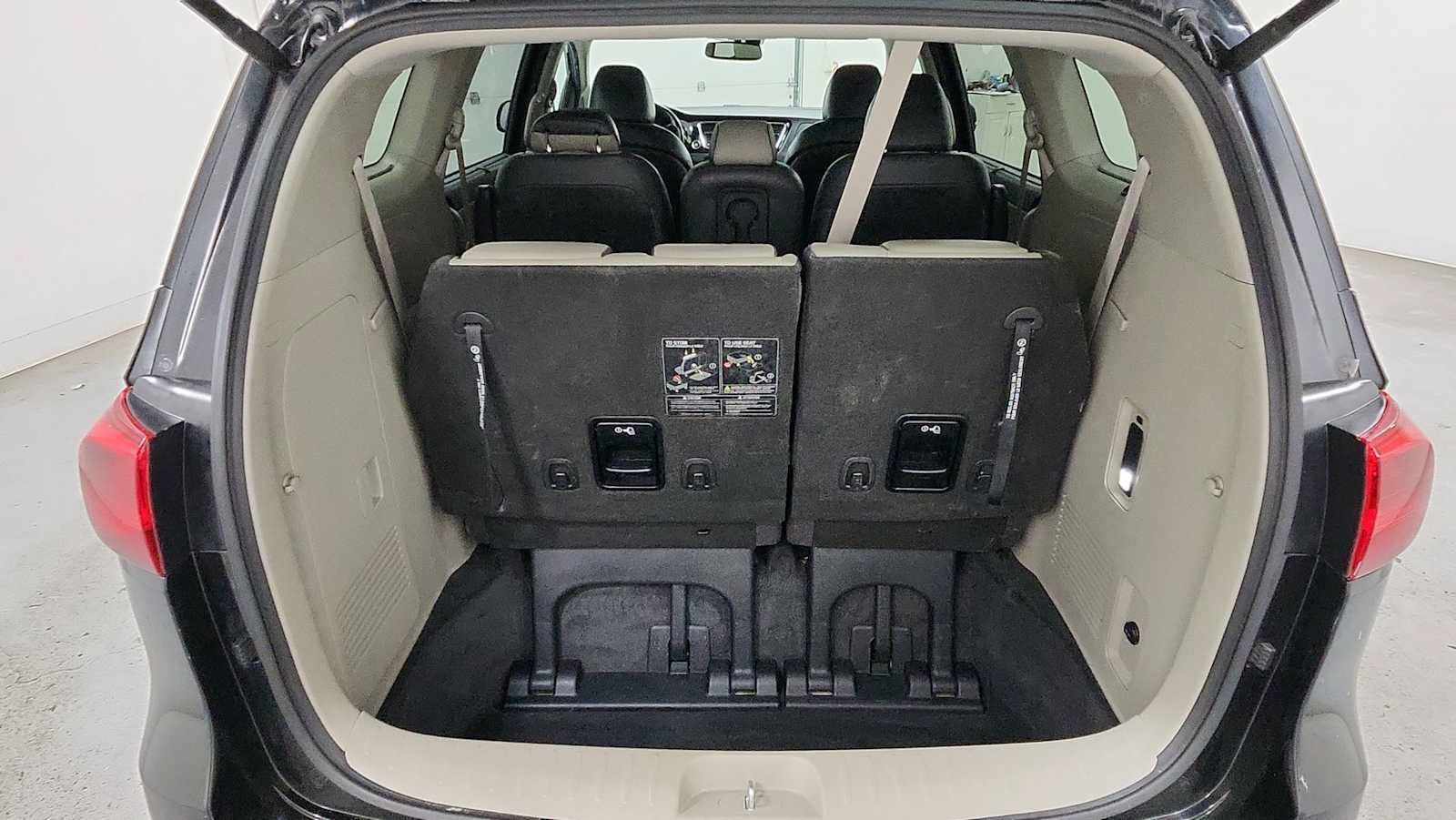 Used 2017 Kia Sedona EX FWD image 27