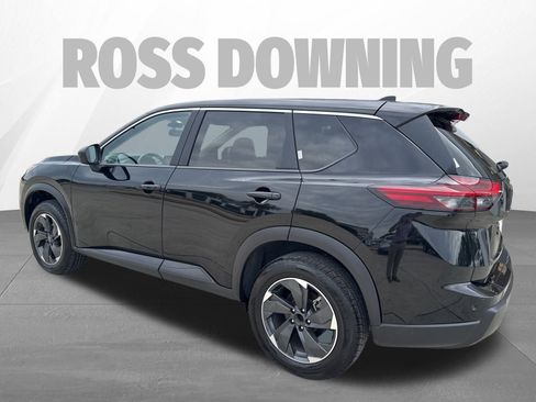 Used 2024 Nissan Rogue SV image 4