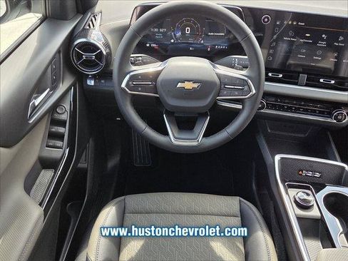 New 2026 Chevrolet Equinox LT w/ Convenience Package II image 21