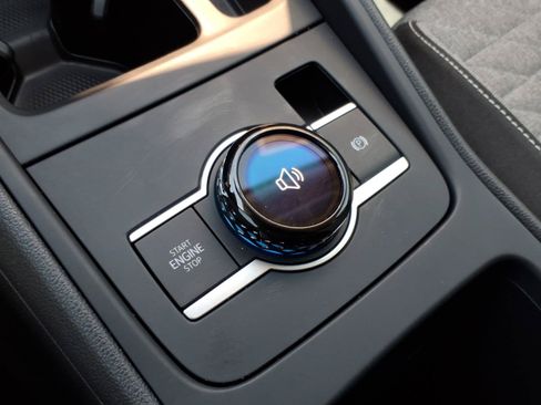 Certified 2025 Volkswagen Tiguan S FWD image 28