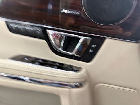 Used 2014 Jaguar XJ L Portfolio RWD image 22