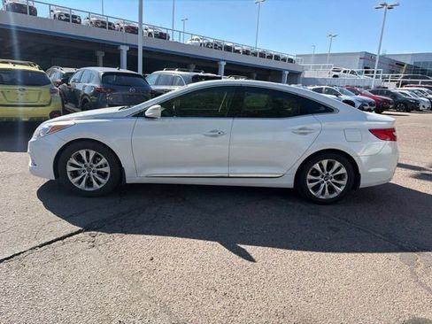 Used 2012 Hyundai Azera FWD image 2
