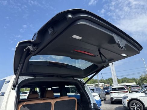New 2025 Volkswagen ID. Buzz Pro S RWD image 38